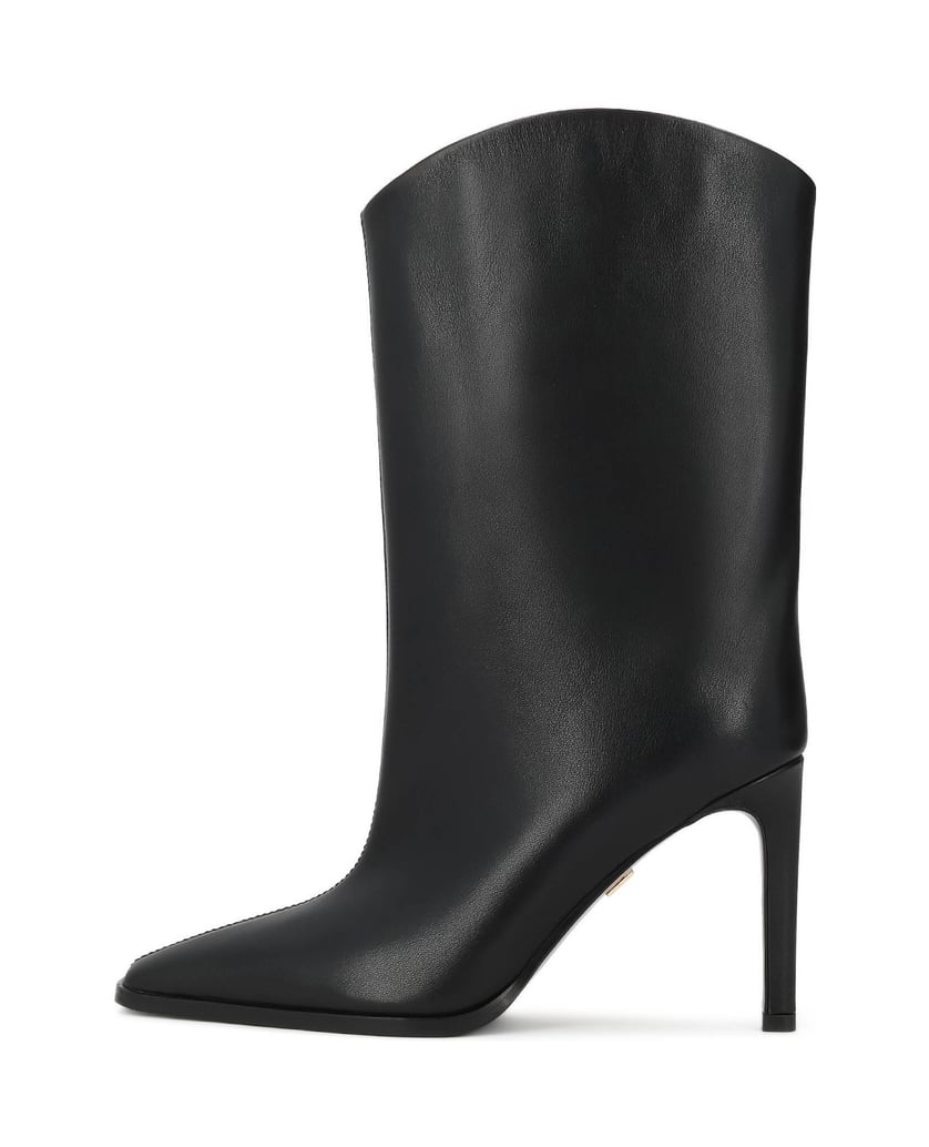 Kazar-Booties-with-extended-nose-and-rounded-upper-černá