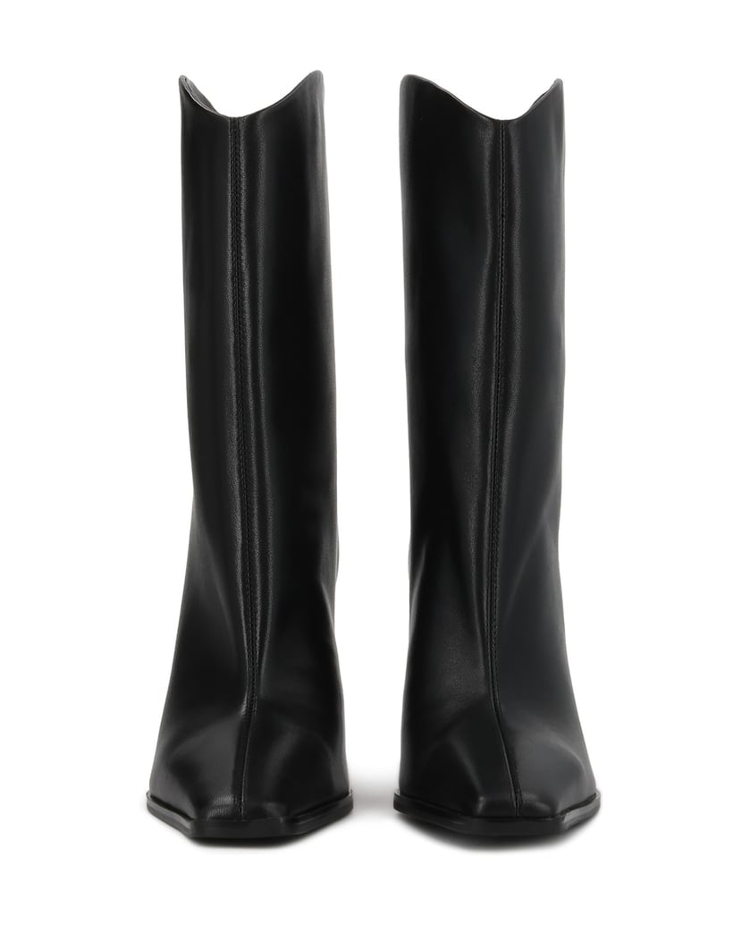 Kazar-Booties-with-extended-nose-and-rounded-upper-černá