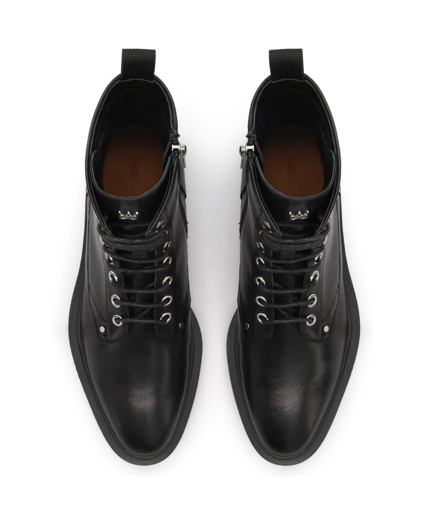 Kazar-Flat-ankle-boots-with-zipper-and-lacing-on-treaded-sole-čierna