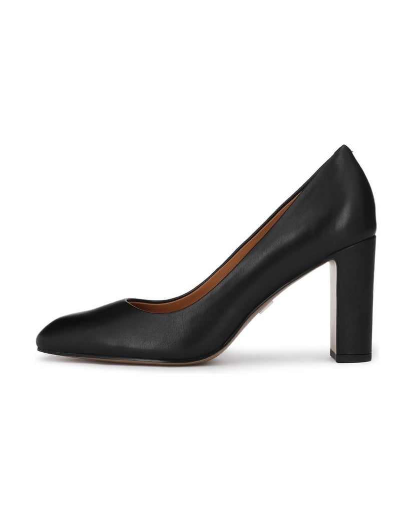 Kazar-Black-leather-pumps-on-a-stable-block-čierna