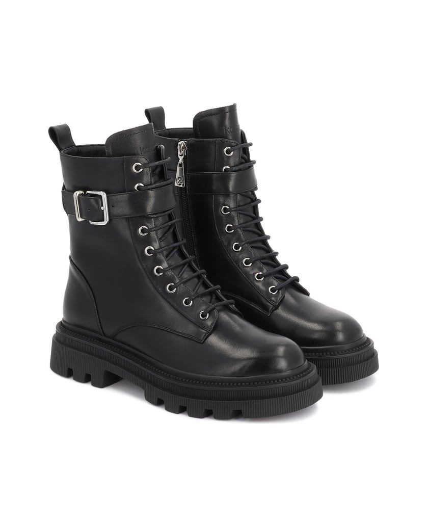Kazar-Black-leather-ankle-boots-on-a-treaded-sole-čierna