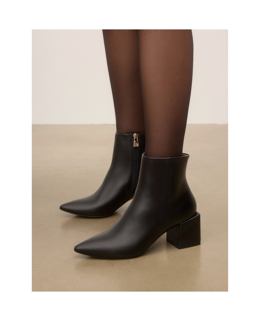 Kazar-Leather-booties-with-an-extended-heel-čierna