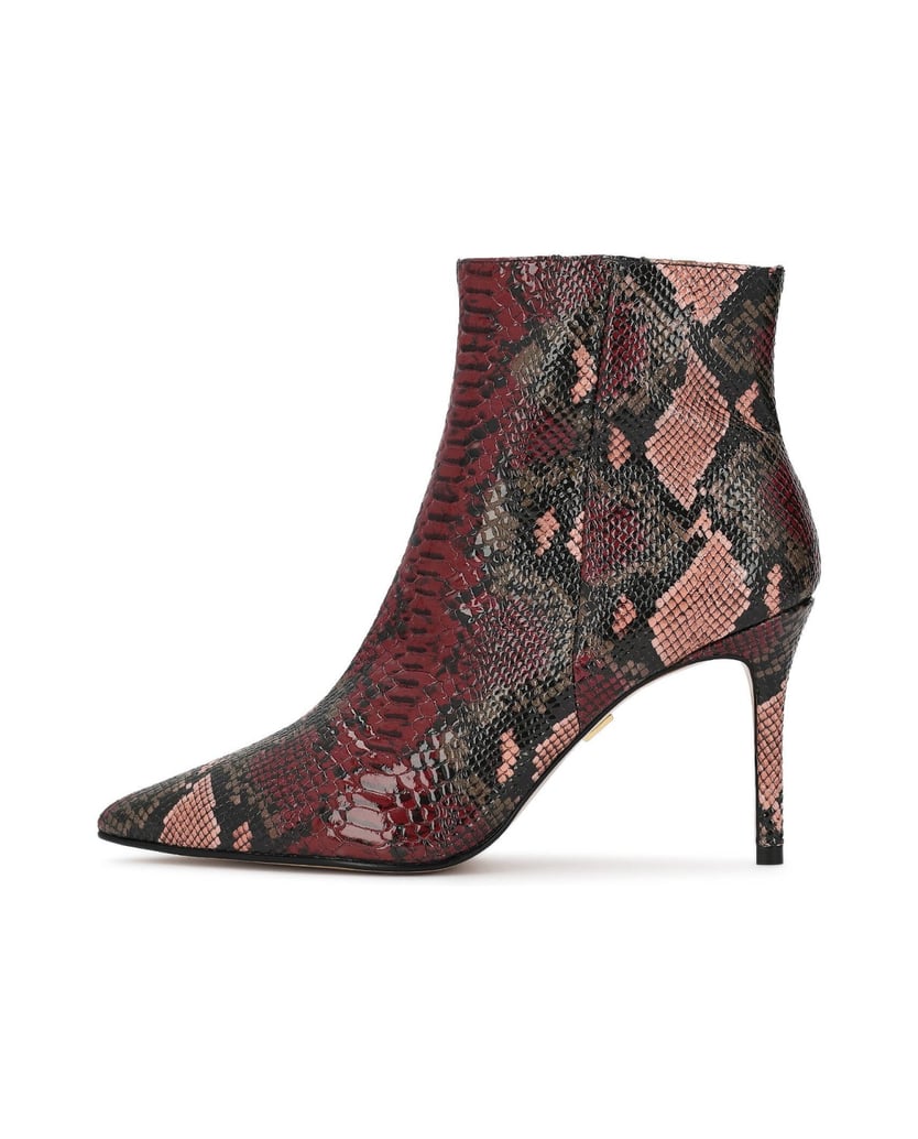 Kazar-Booties-in-snakeskin-pattern-in-shades-of-maroon-and-brown-viacfarebný