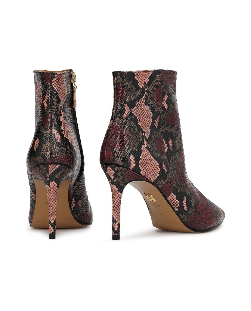 Kazar-Booties-in-snakeskin-pattern-in-shades-of-maroon-and-brown-viacfarebný