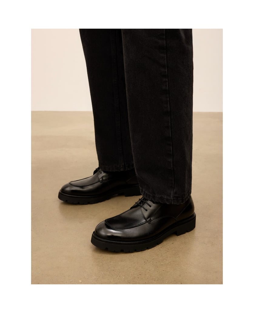 Kazar-Black-derby-shoes-with-solid-sole-čierna