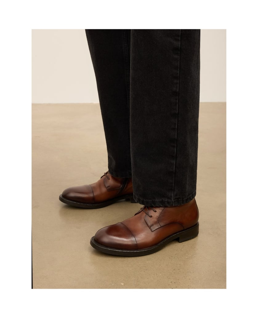 Kazar-Casual-leather-flat-ankle-boots-with-overlapping-nose-piece-hnedá