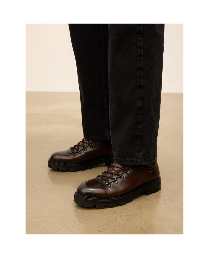 Kazar-Leather-shoes-with-lacing-on-metal-eyelets-hnědá