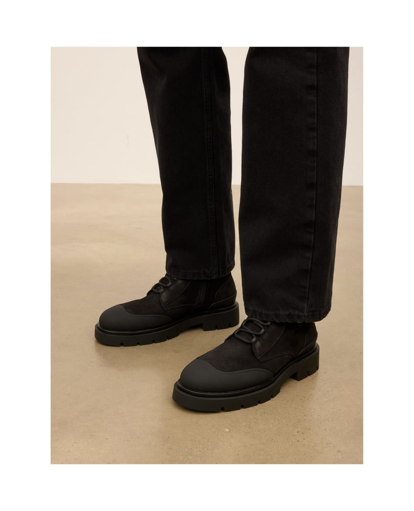 Kazar-Black-nubuck-flat-ankle-boots-with-rubberized-toes-čierna