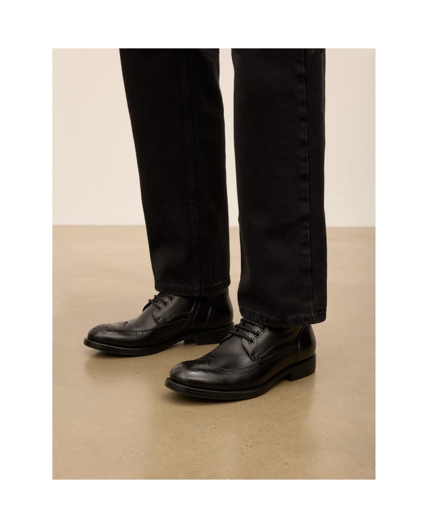 Kazar-Flat-ankle-boots-in-a-timeless-design-čierna