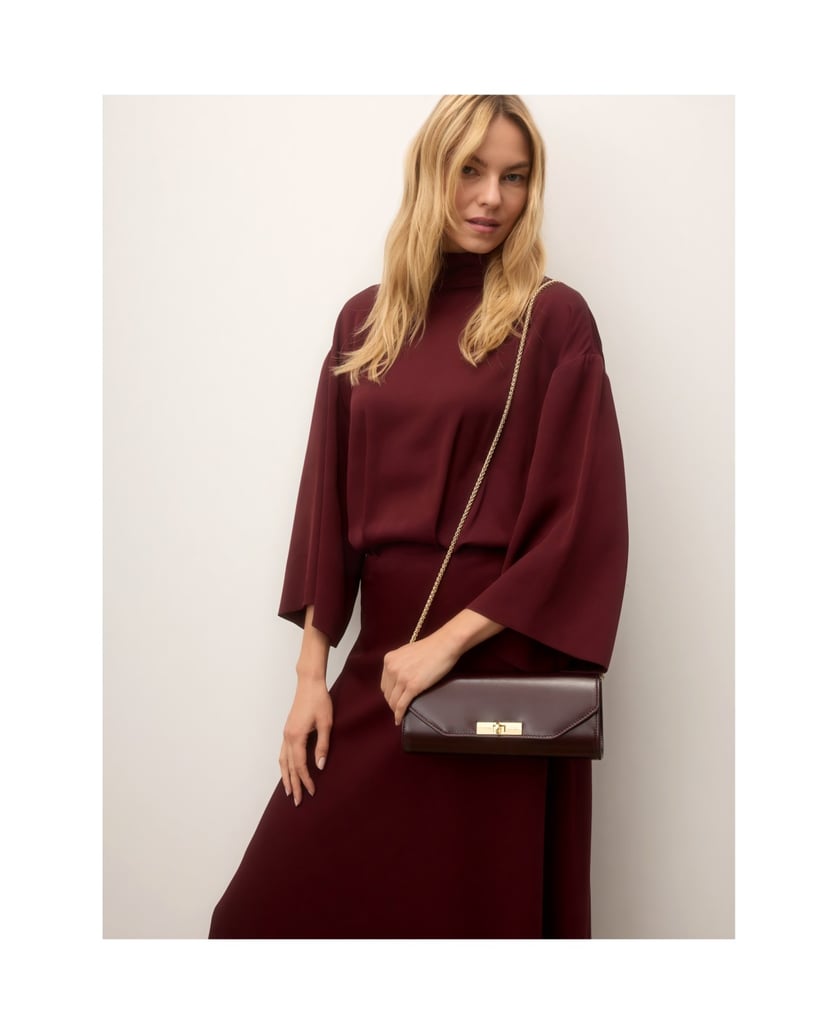 Kazar-Maroon-leather-clutches-with-detachable-chain-červená