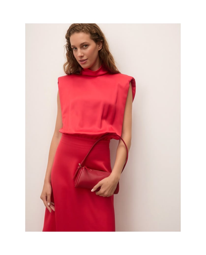 Kazar-Red-leather-baguette-shoulder-bags-on-the-arm-with-zipper-closure-červená