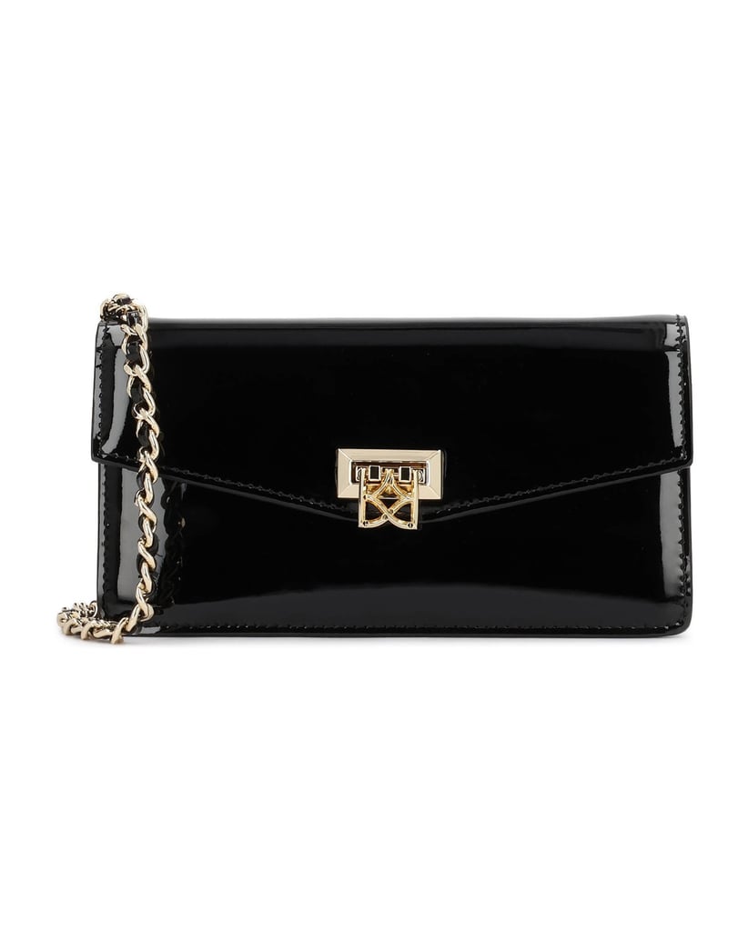 Kazar-Black-patent-chain-handbag-with-monogrammed-clasp-čierna