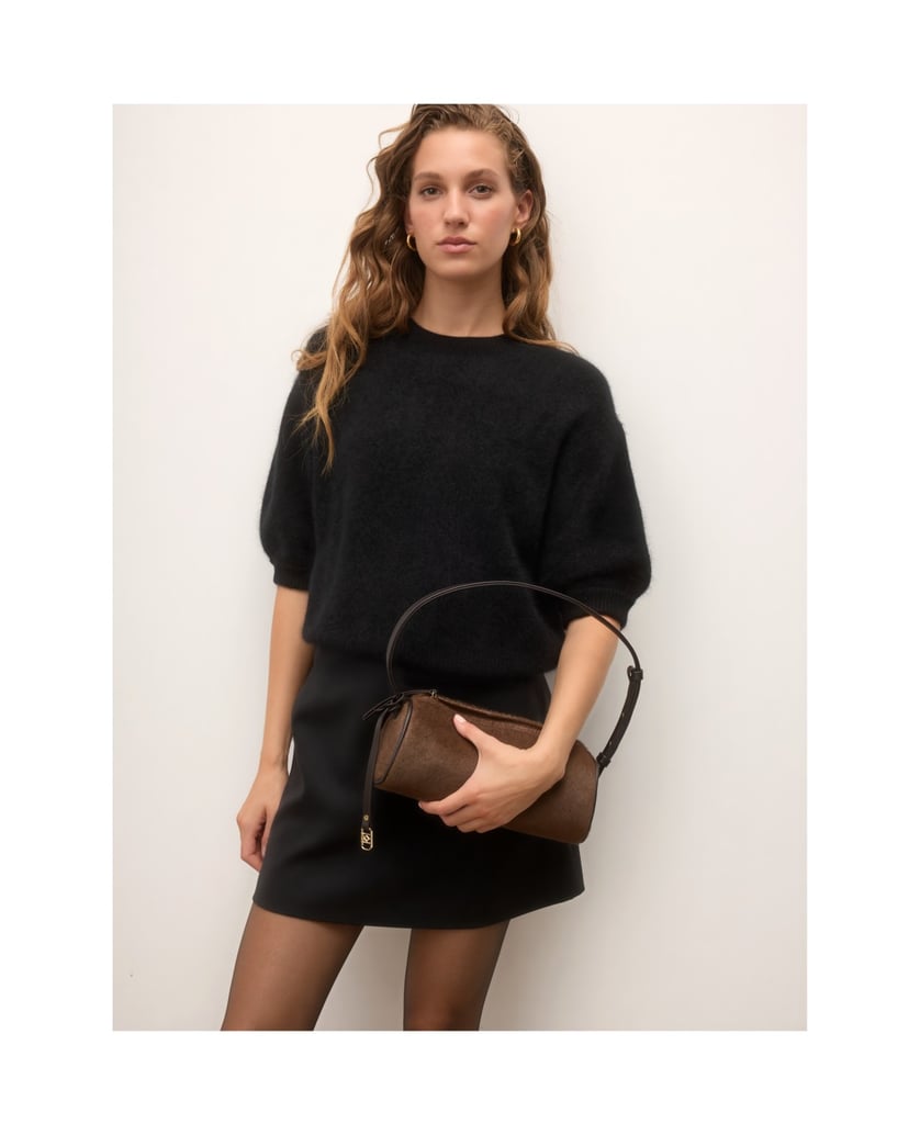 Kazar-Bag-in-hair-on-leather-with-leather-inserts-on-the-arm-hnedá