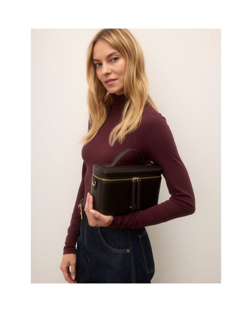 Kazar-Dark-brown-bag-with-rigid-form-tmavě-hnědá