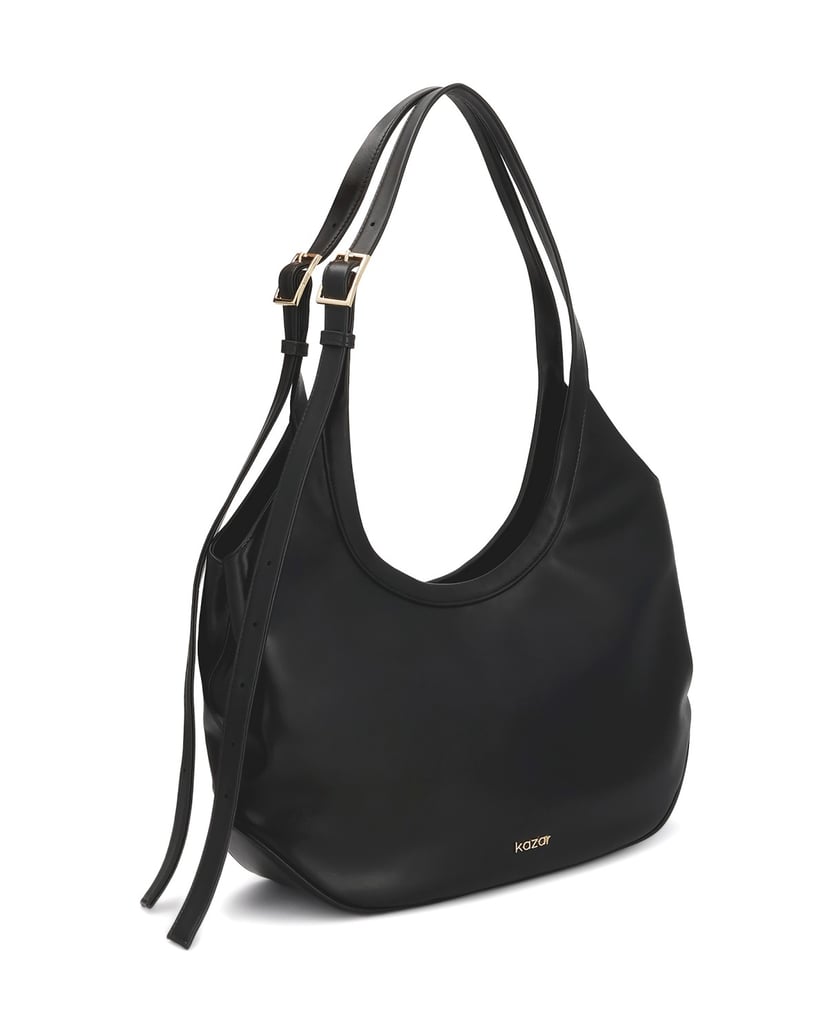 Kazar-Black-leather-hobo-bag-on-the-arm-čierna