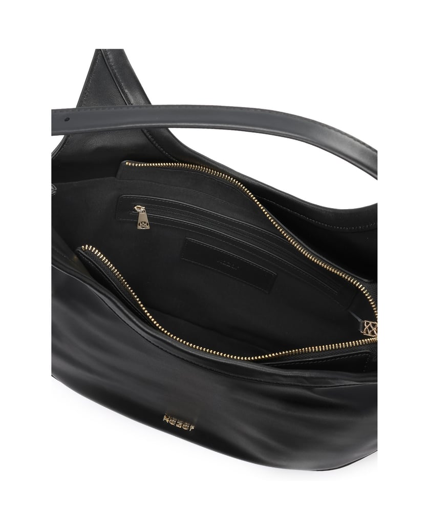 Kazar-Black-leather-hobo-bag-on-the-arm-čierna