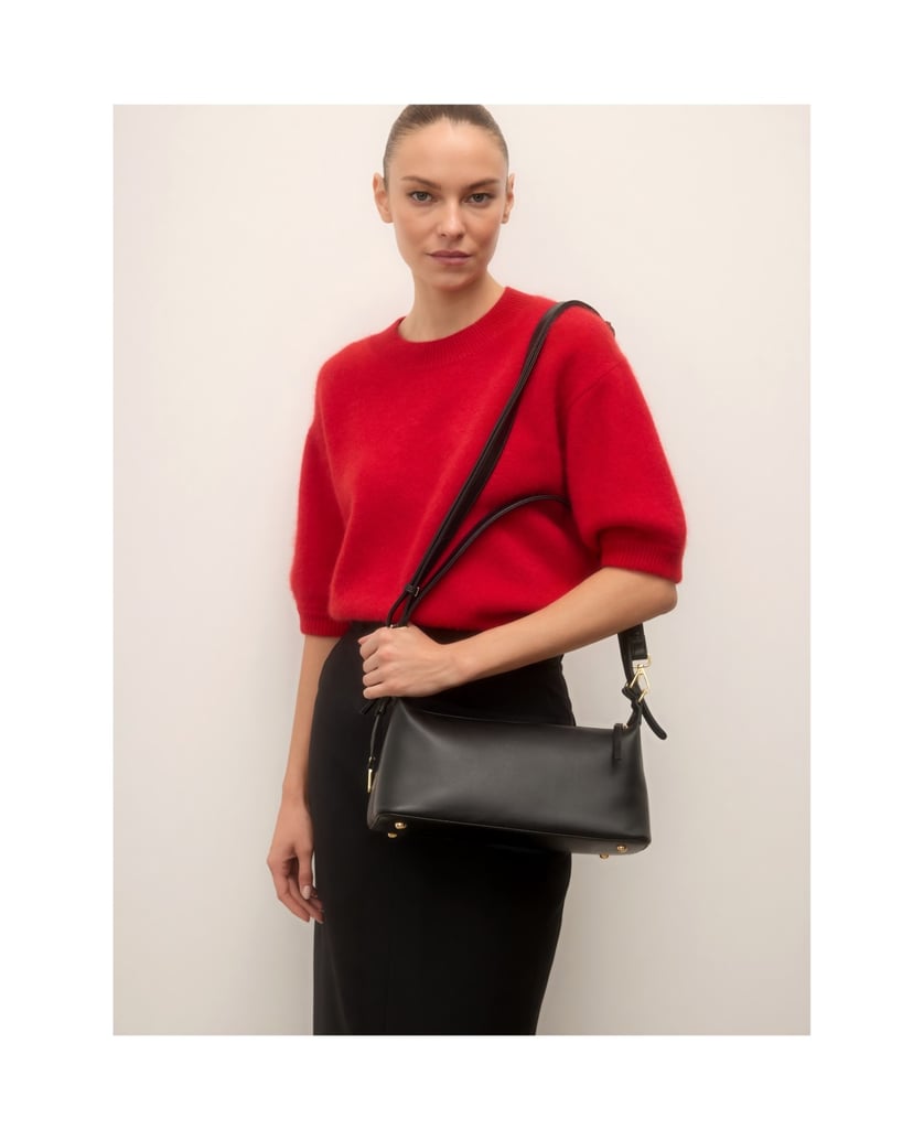 Kazar-Black-shoulderbag-with-an-oblong-line-čierna