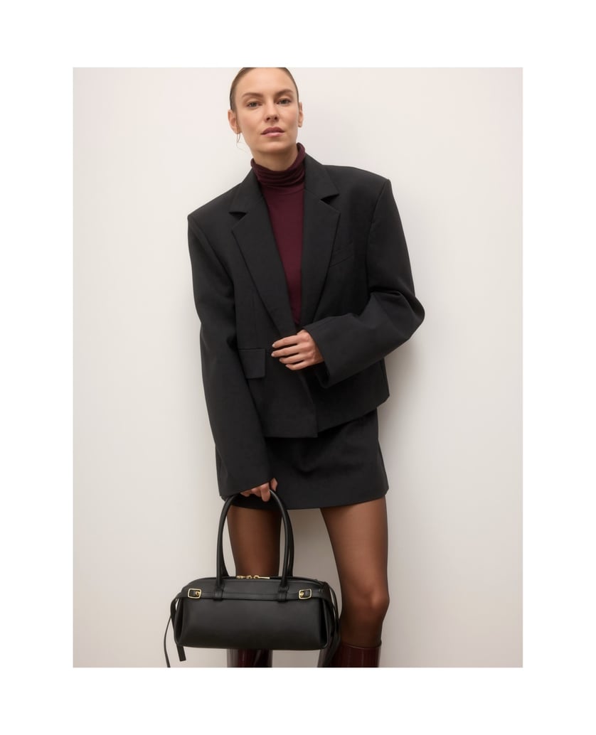 Kazar-An-elongated-leather-bag-with-clip-on-sunglasses-cases-čierna
