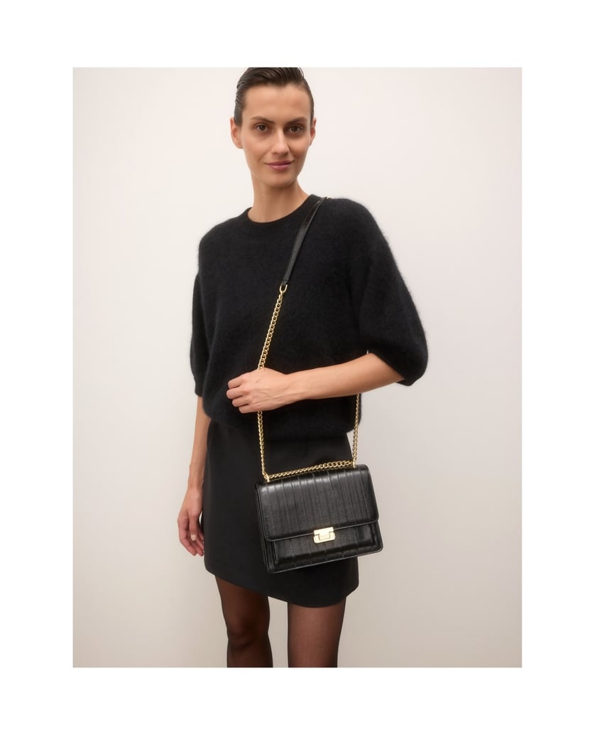 Kazar-Elegant-chain-bag-with-a-flap-čierna