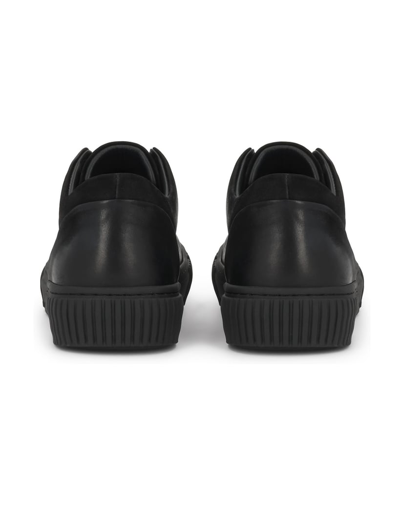 Kazar-Black-nubuck-sneakers-with-a-minimalist-design-čierna