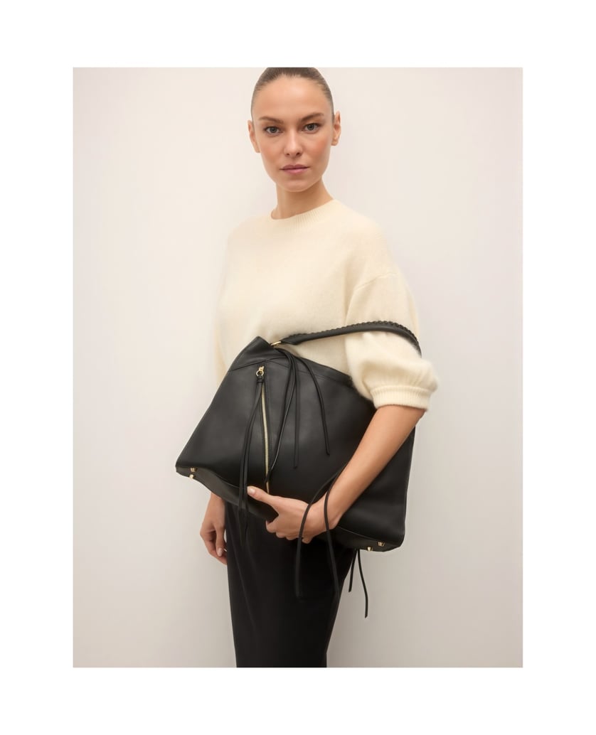 Kazar-A-roomy-shopper-bag-made-of-soft-black-leather-čierna