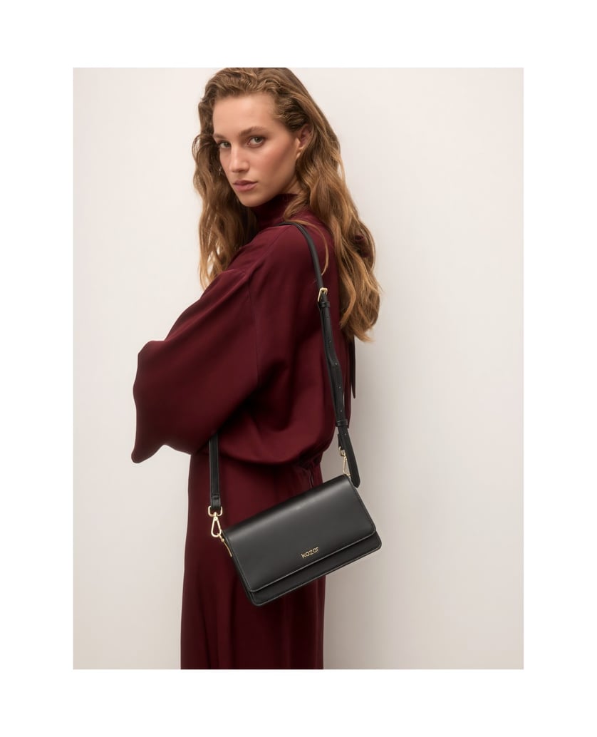 Kazar-Small-leather-bag-with-a-flap-čierna
