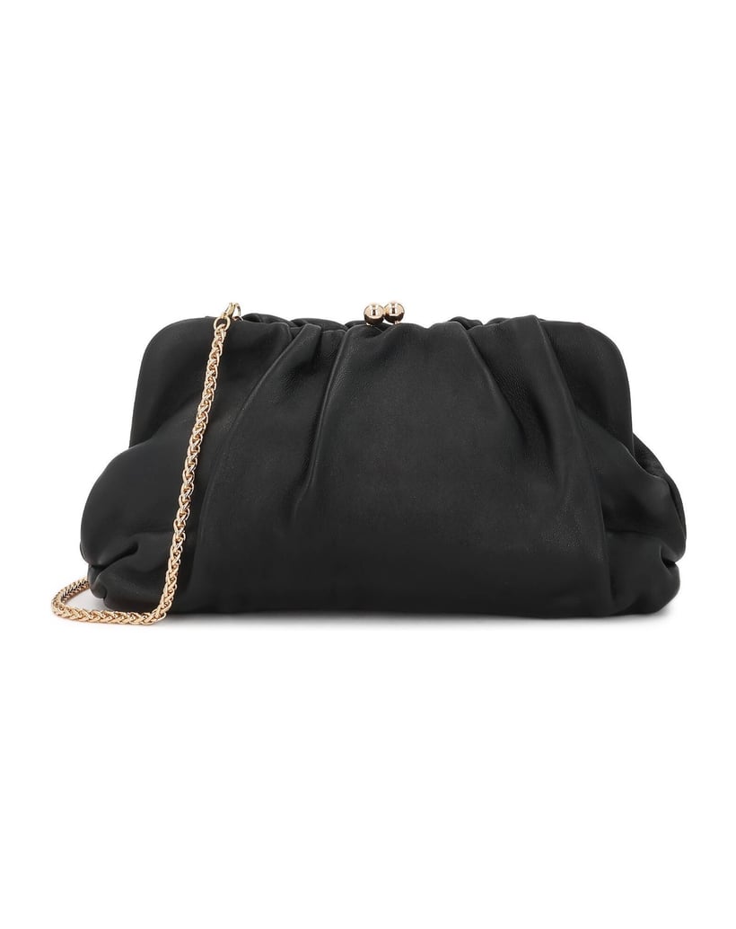 Kazar-A-stylish-black-handbag-made-of-crinkled-leather-čierna