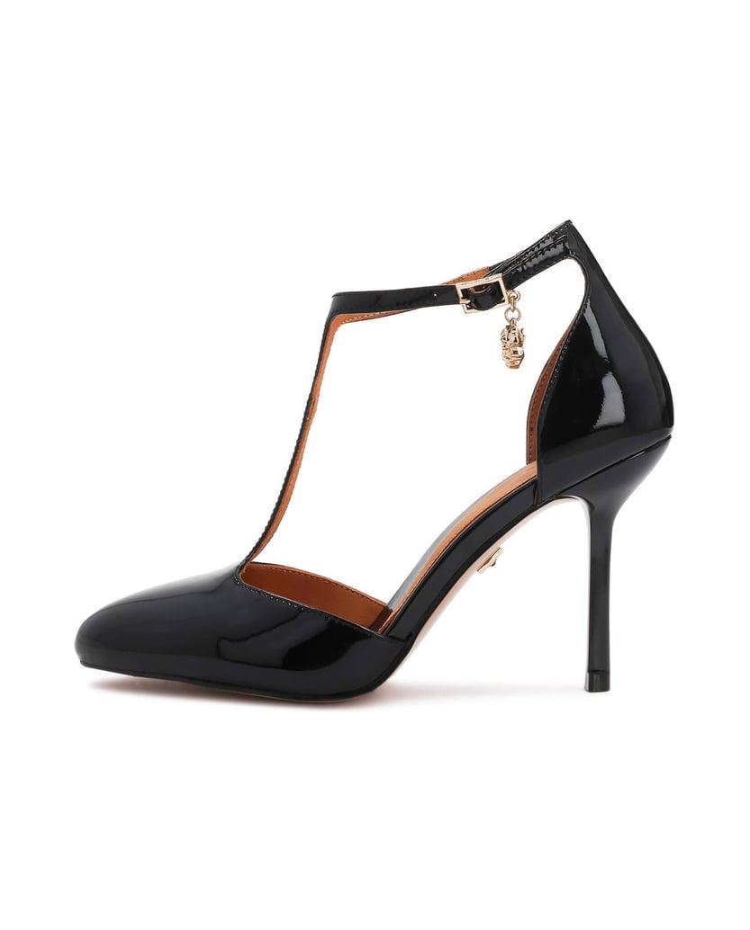 Kazar-Pumps-patented-T-bar-pumps-with-cut-out-upper-čierna
