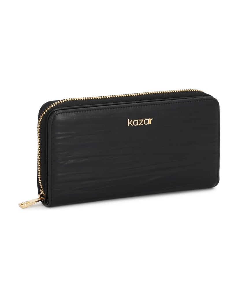 Kazar-Black-leather-wallet-with-an-elegant-pattern-černá
