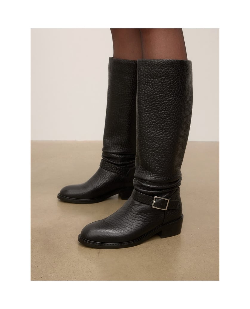 Kazar-High-boots-in-textured-leather-with-belt-and-silver-buckle-černá