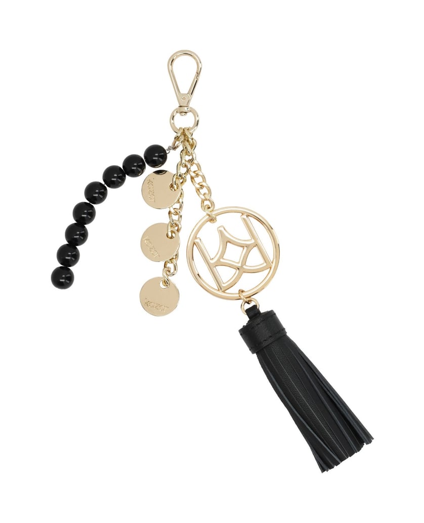 Kazar-Keychains-with-a-gold-monogram-and-a-gold-monogram.-černá