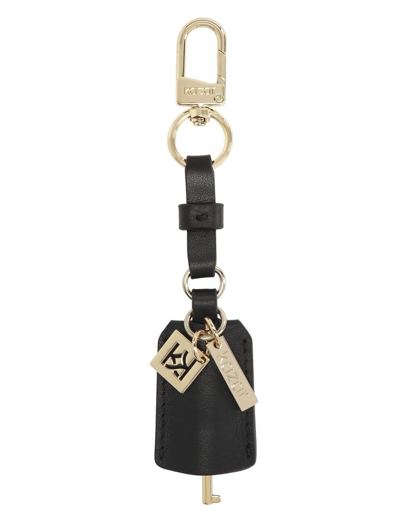 Kazar-Black-leather-keychain-with-gold-logo-černá