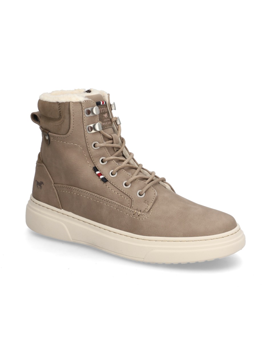 Artikel klicken und genauer betrachten! - Mustang Sneaker Mid Cut - beige | im Online Shop kaufen